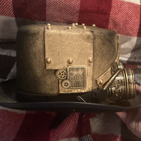 Hat - Picture 2 of 4